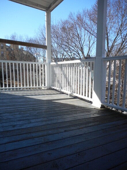 Building Photo - 58 Lithgow St