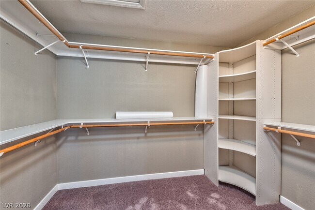 Building Photo - 8880 Wallaby Ln
