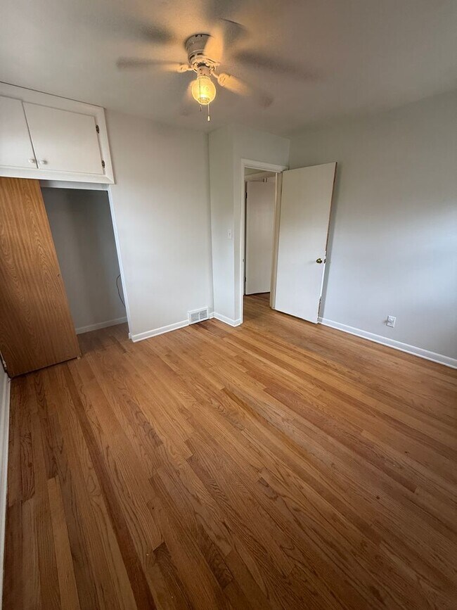 Building Photo - West Side 3 bedroom, 2 bathroom home for rent