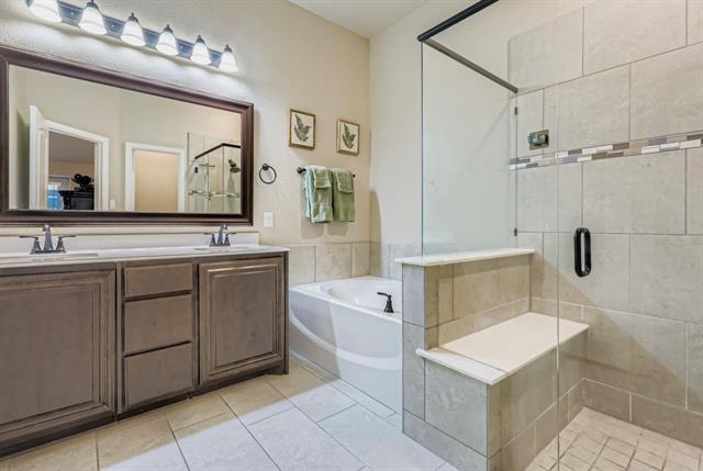 Building Photo - 4720 Water Lily Ln