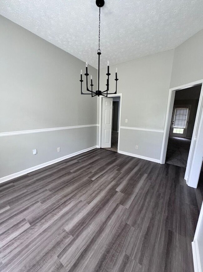 Building Photo - 172 Lakemont Dr