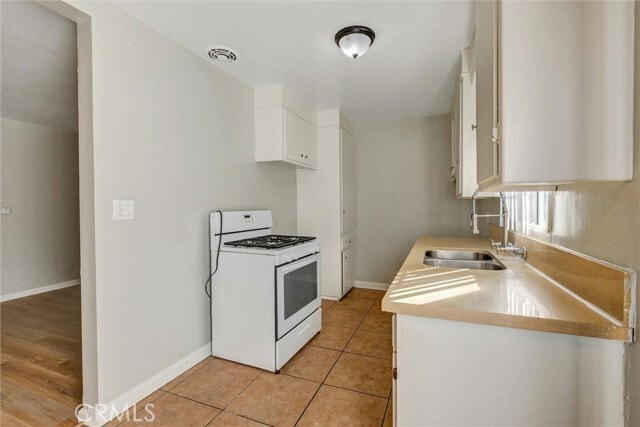 Building Photo - 14815 Lemoli Ave