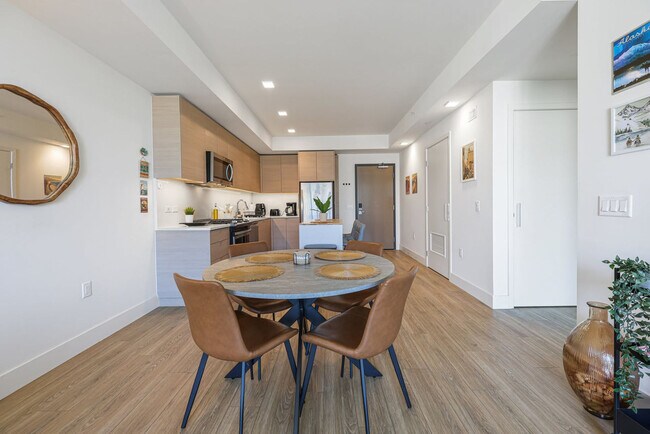 Building Photo - 702 Broadway-SI FL13-ID1251881P