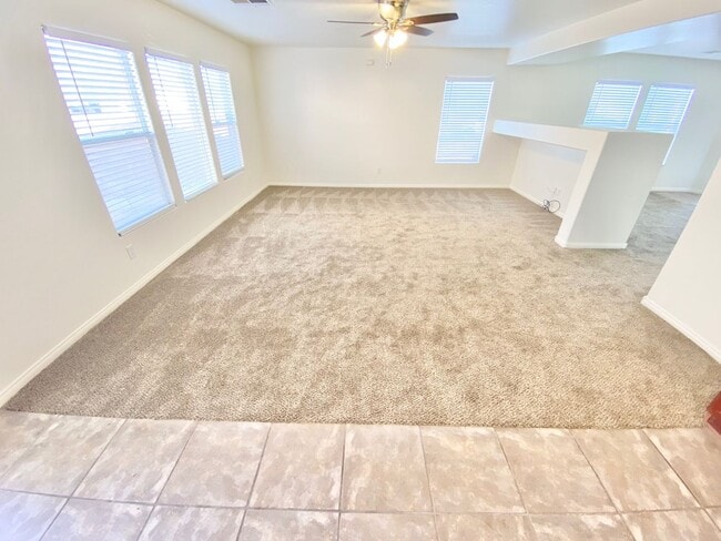 Building Photo - GORGEOUS 3 BEDROOM / 2 FULL BATH SINGLE FAMILY HOME , WITH 2 CAR GARAGE