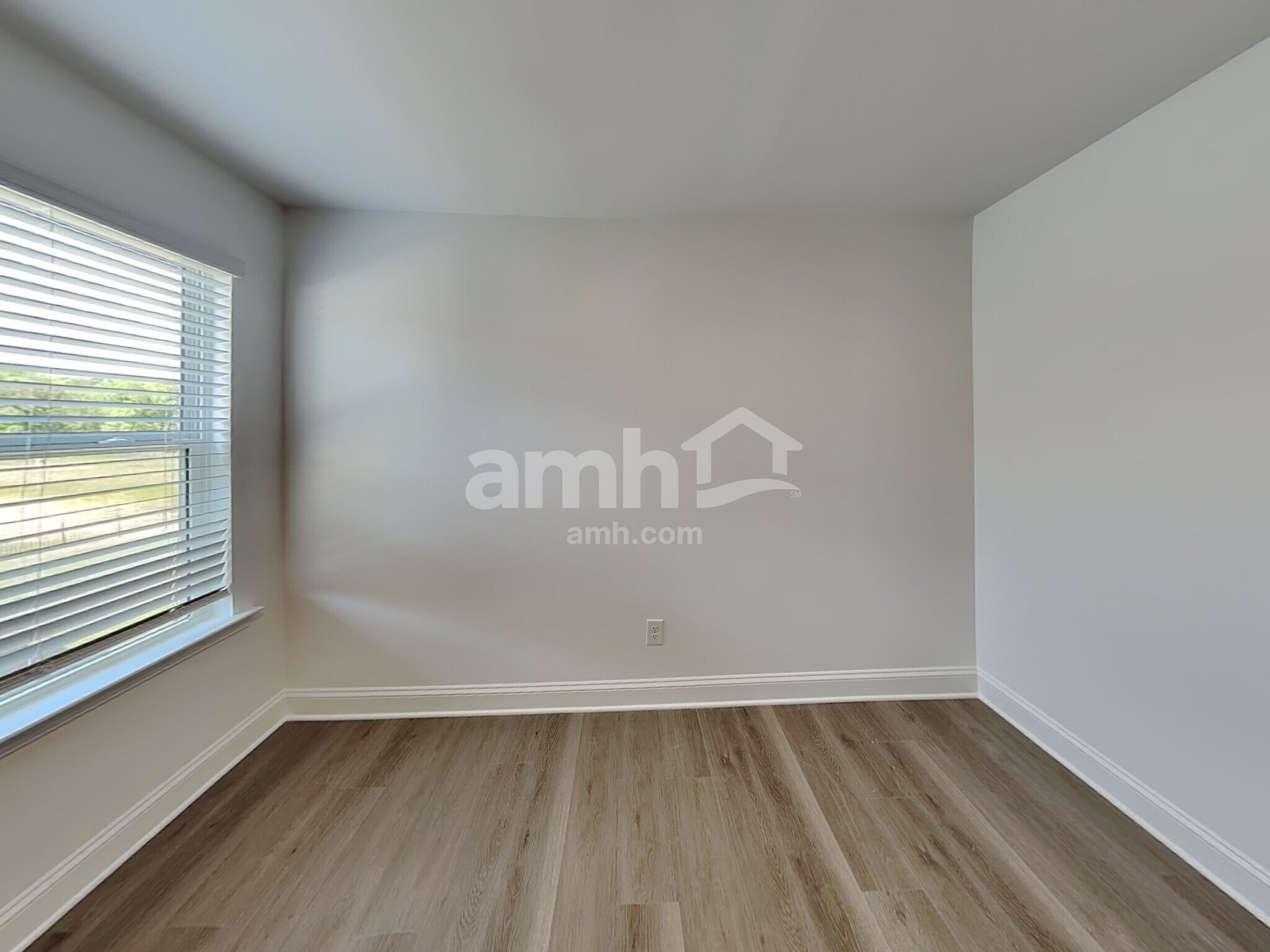 Building Photo - 1208 Livengood Wy