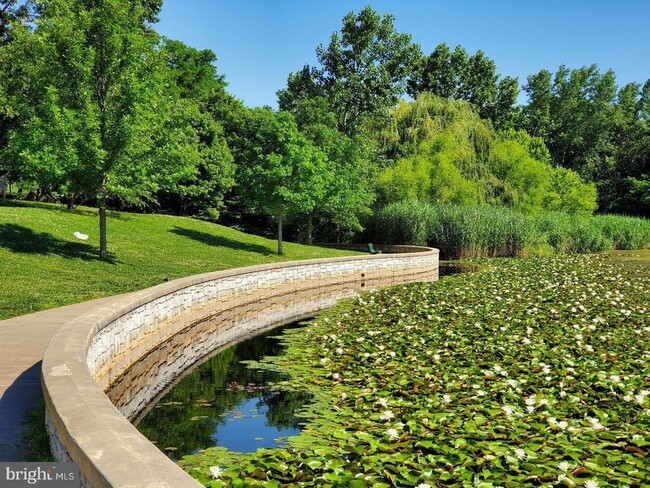 Building Photo - 518 S Luzerne Ave