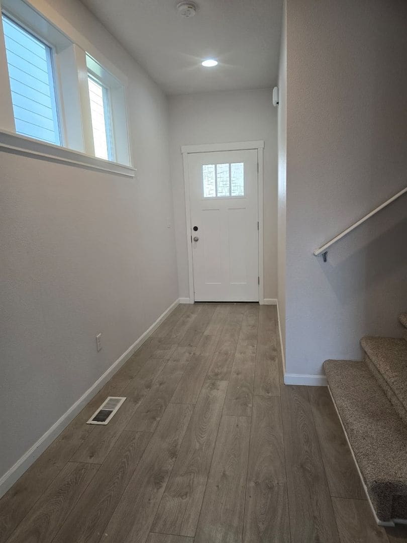 Building Photo - 173 N 7th Ave