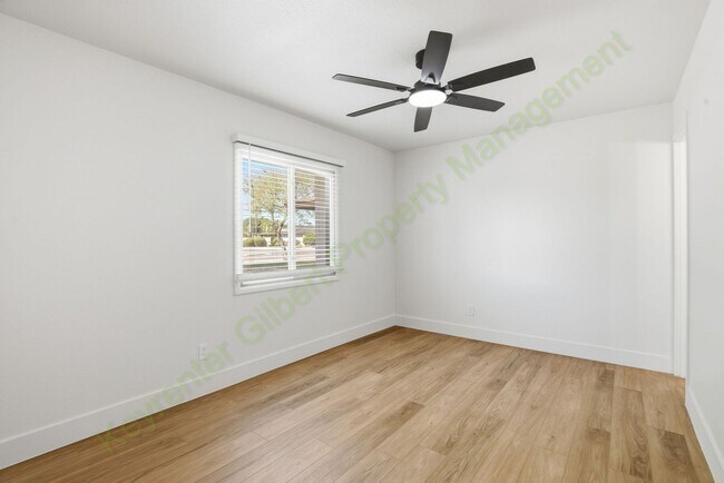 Building Photo - Updated South Scottsdale Gem Near Old Town – No HOA!