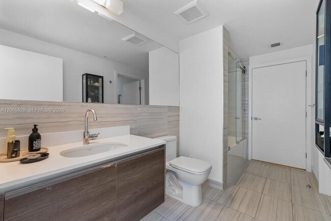Building Photo - 301 Altara Ave