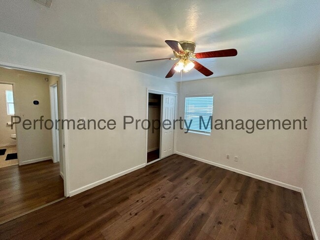 Building Photo - Cute 3 Bed/1 Bath SW Bakersfield Home w RBP & $0 Deposit Option