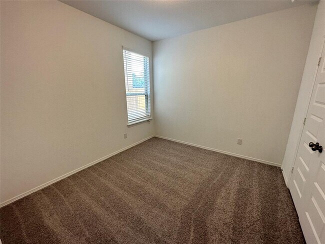 Building Photo - 16646 Moss Ln