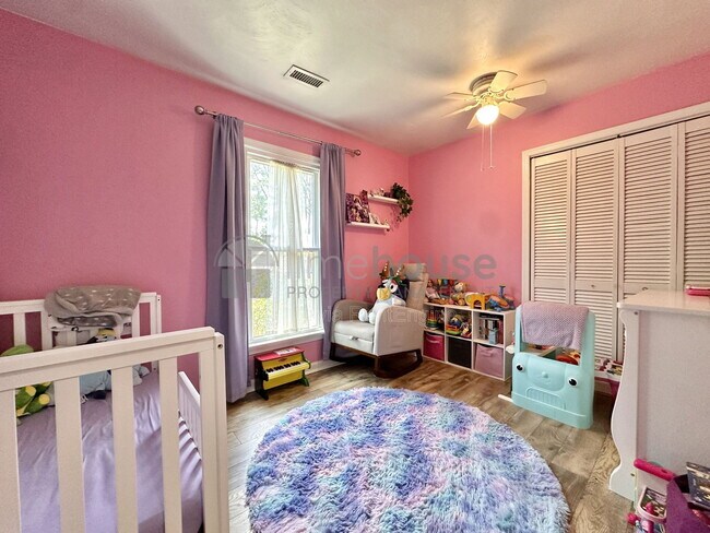 Building Photo - 3533 Bernies Ct N
