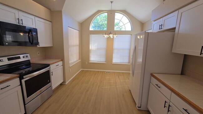 Building Photo - 1329 Nutwood Dr