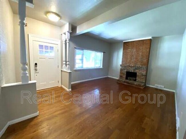 Building Photo - 254 Ashland Ave
