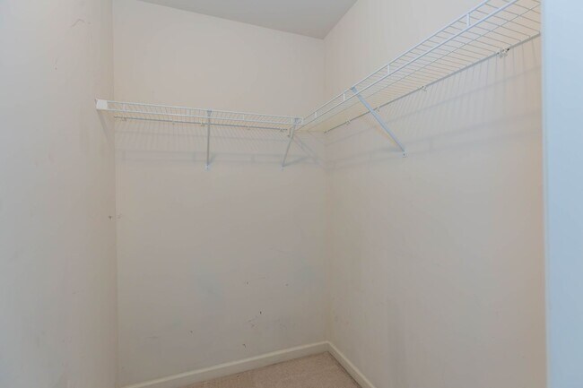 Building Photo - 3 Bed, 2.5 Bath, Townhome in Ranson, WV