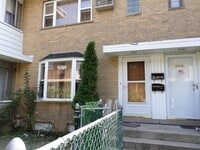 Building Photo - 5115 N Springfield Ave