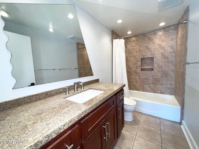 Building Photo - 3271 Rosehill Cir