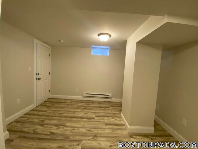 Building Photo - 17 Verrill St