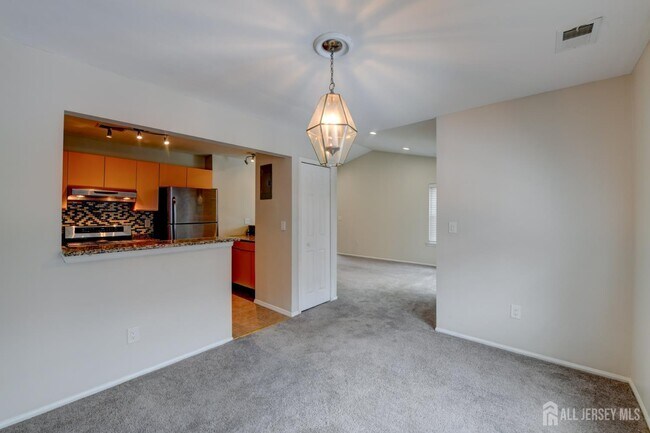 Building Photo - 58 Tanglewood Ct