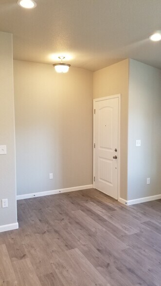 Building Photo - 1055 Petra Heights