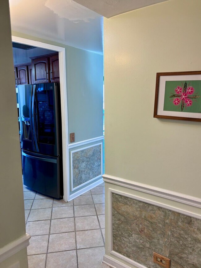 Building Photo - Available Now | 2 Bedroom, 2 bathroom, 1 a...