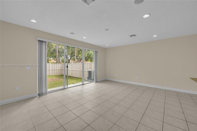 Building Photo - 4088 W Palm Aire Dr