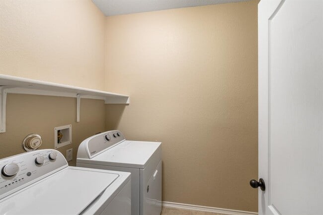 Building Photo - 1078 Bowline Dr