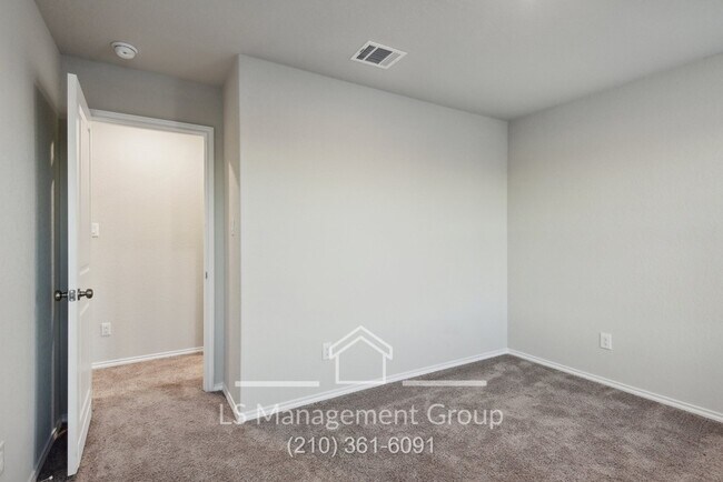Building Photo - 10546 Varmus Dr