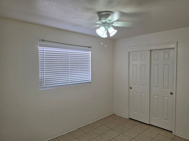 Building Photo - 331 W Carson Rd