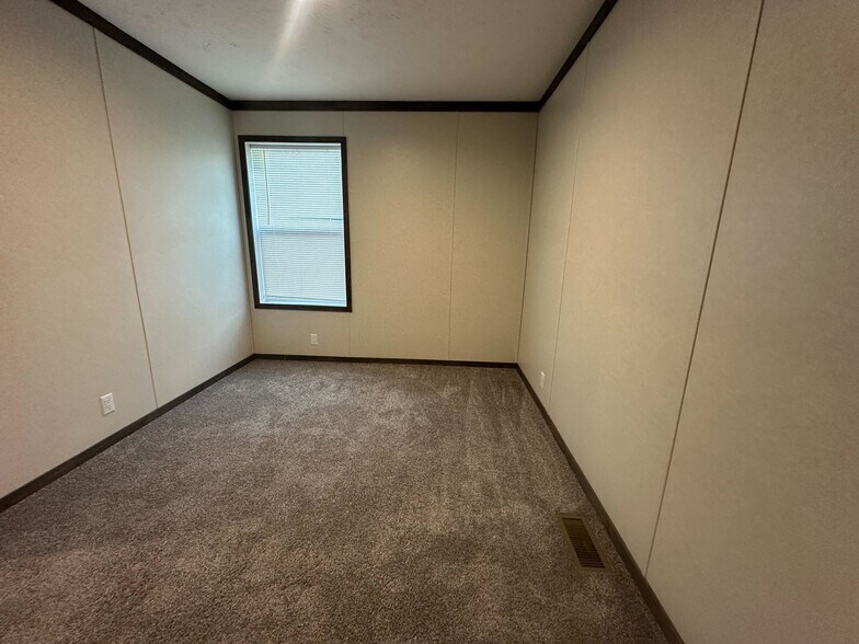 Building Photo - 76 E U.S. Hwy 6