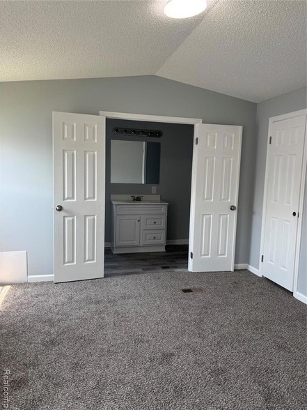 Building Photo - 1524 Crescent Ln Dr