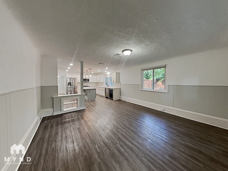 Building Photo - 2653 Randall St