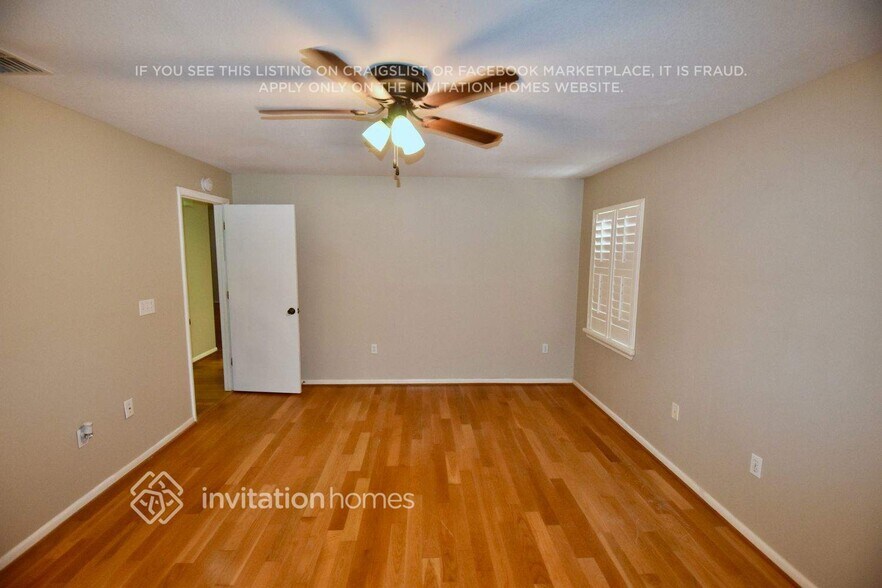 Building Photo - 7028 Doehring Dr