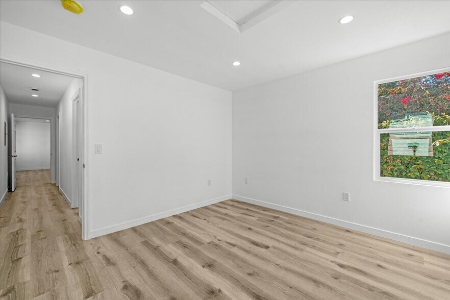 Building Photo - 4037 Madison Ave
