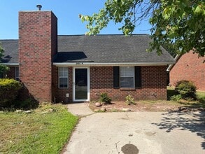Building Photo - 2601 Richard Dr