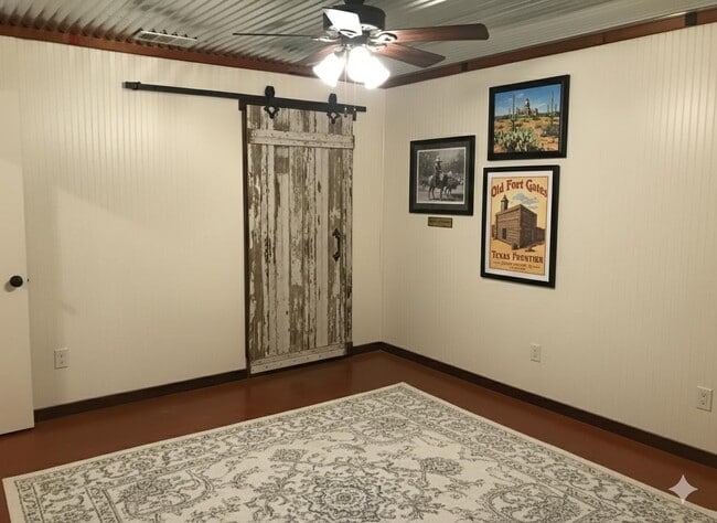 Building Photo - 601 Live Oak St