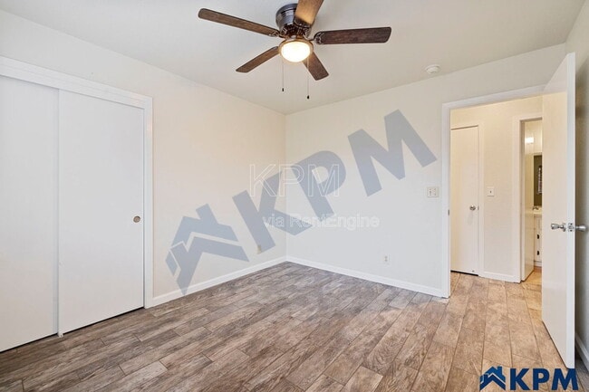 Building Photo - 9146 Blue Fox Way