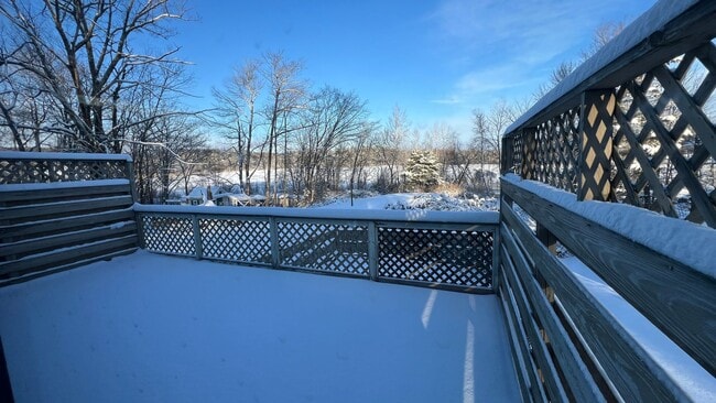 Building Photo - Rustic Single Family Home, Private Deck, Fenced-In Back Yard, Wood Flooring ...