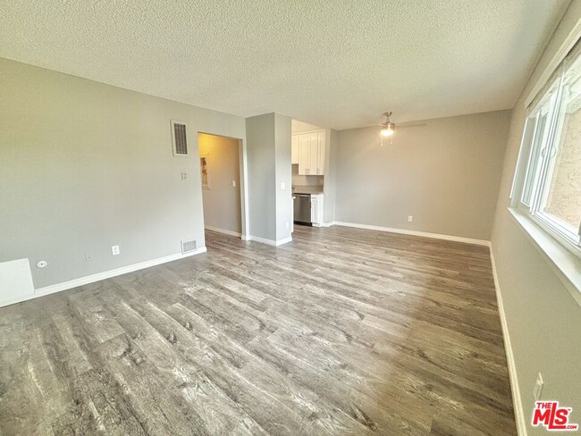 Primary Photo - 1812 N Alvarado St