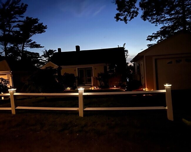 Building Photo - 11 Wallace Point Rd