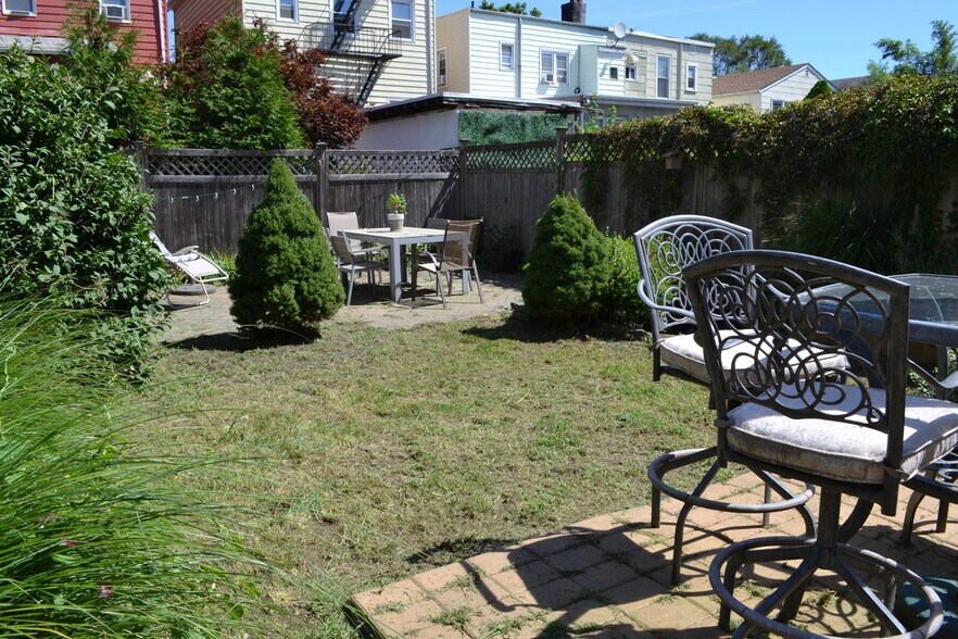 Primary Photo - 38 Trenton St