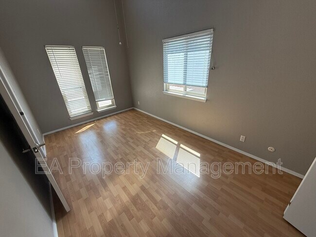 Building Photo - 1515 Marble Ave NW
