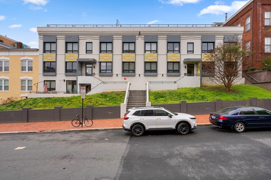 Building Photo - 2422 17th St NW