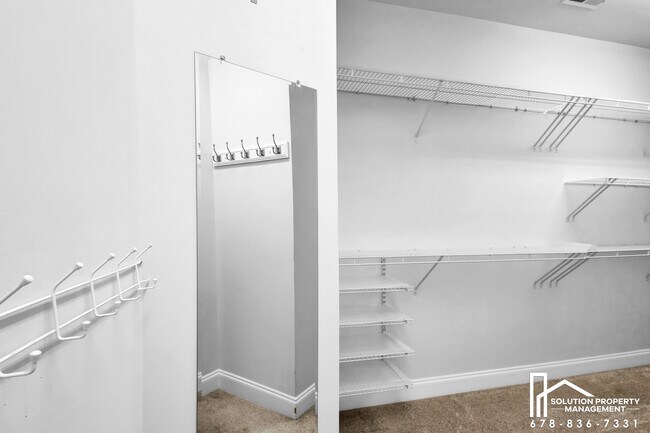 Building Photo - 5358 Manor View Dr NW
