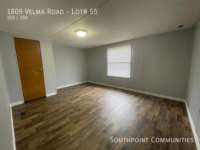 Building Photo - 1809 Velma Rd