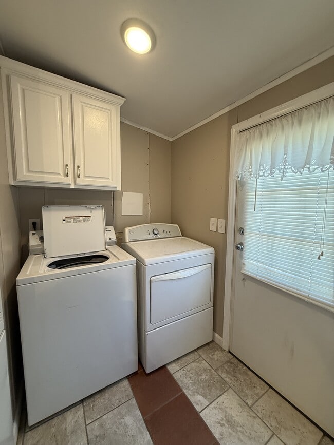 Building Photo - 269 Gilliam Mountain Rd