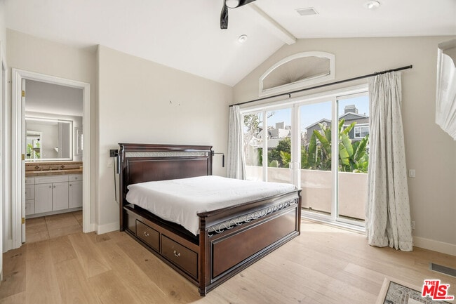 Building Photo - 707 Jasmine Ave