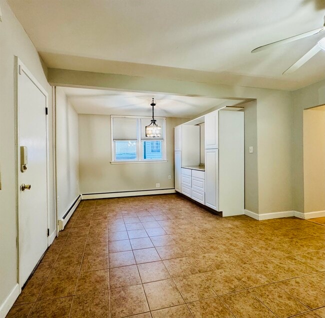 Building Photo - 11 W 44th St