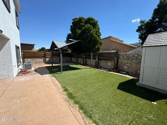 Building Photo - 5020 Gold Ranch Ave