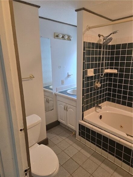 Building Photo - 114 Seager St